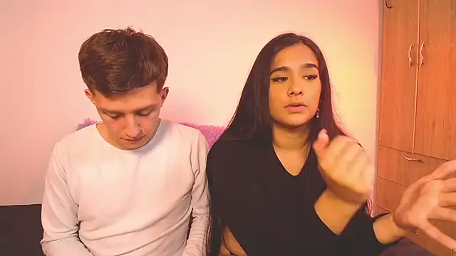 mae nathan  online show from October 10, 5:12 am