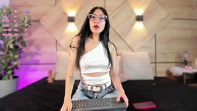 aylin rousse online show from October 15, 8:11 pm