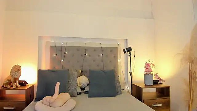 lea walkerr online show from March 21, 7:41 pm