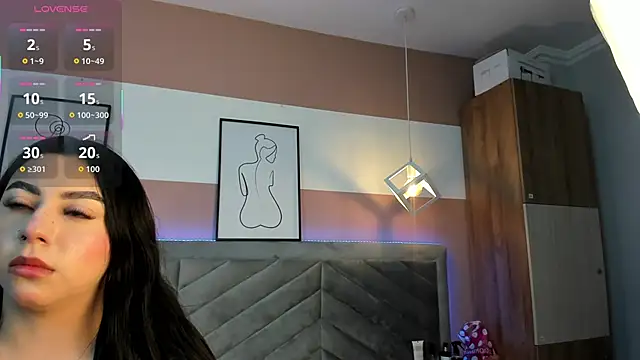 Mia Valentine  online show from October 3, 10:15 pm