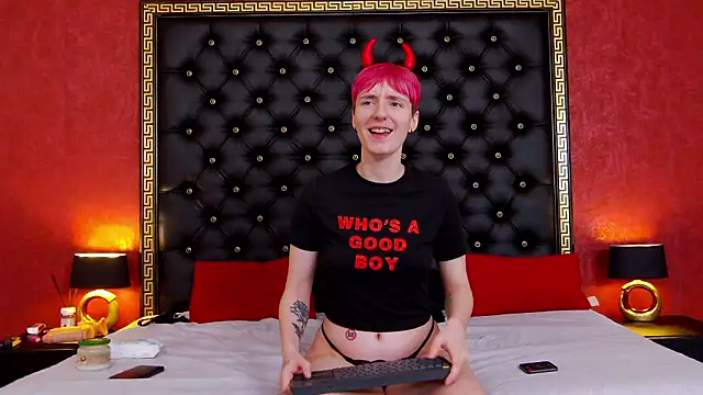 Luna Devil  online show from February 12, 8:54 pm