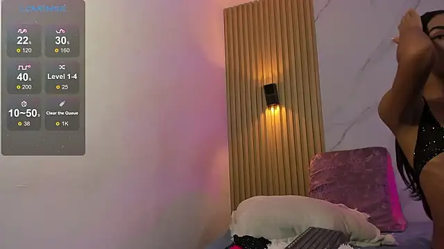 Valentinaliux  online show from March 4, 11:28 am