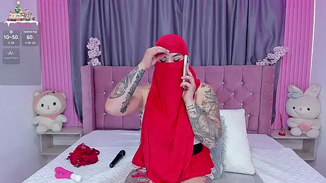 Nayla-Mouna online show from December 4, 4:52 pm