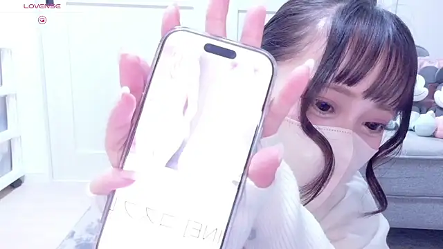 YURi luv online show from November 4, 11:15 am