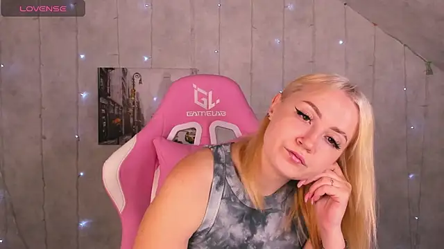 Joyce Howard online show from September 21, 1:59 am