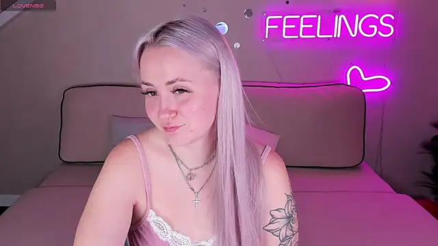 Joyce Howard online show from October 19, 2:57 am