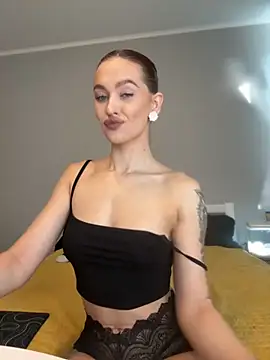 LittleFox    online show from September 24, 6:56 am