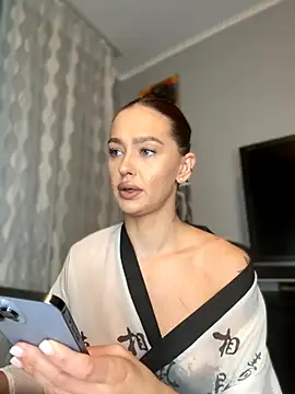 LittleFox    online show from September 19, 7:18 am