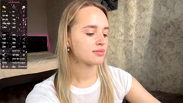 ElisabetLorney online show from November 28, 8:17 am