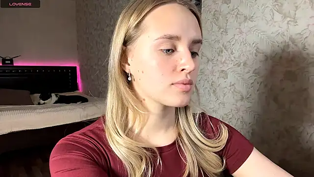 ElisabetLorney online show from December 2, 8:16 am