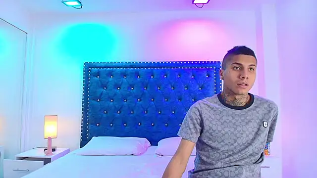 Damian and roxanne online show from November 19, 12:49 pm