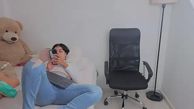 valerihouse online show from October 16, 12:46 am