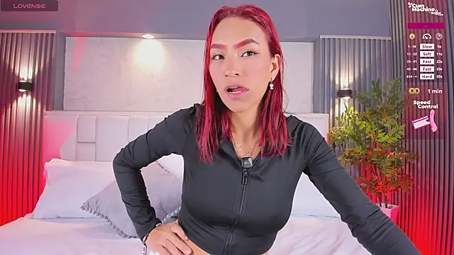 LunnaBlake online show from April 14, 4:12 am