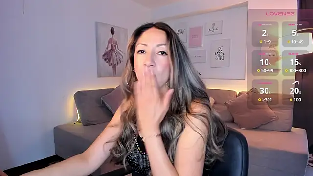 Laly dolce online show from September 9, 8:30 pm