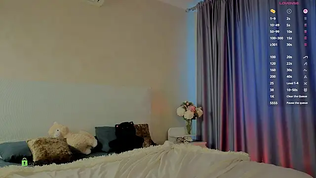  sophielov online show from February 20, 6:26 am