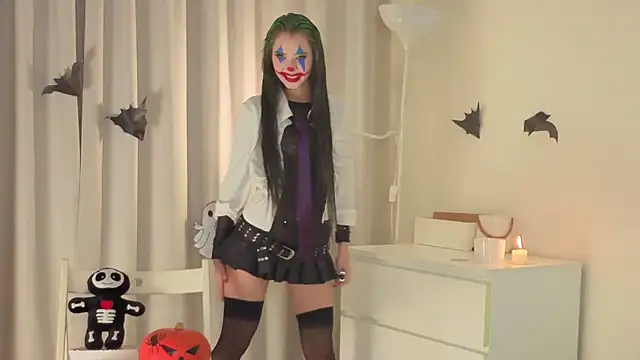 slyshypie online show from October 31, 1:48 pm