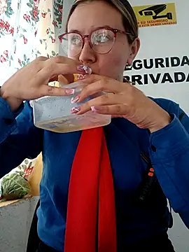 Hannah-colx online show from November 24, 5:15 pm