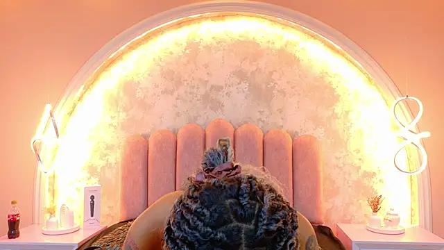 EmilieLake online show from February 17, 3:00 pm