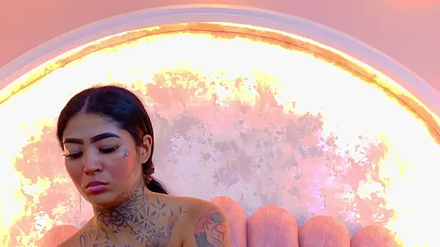 EmilieLake online show from June 5, 8:26 pm