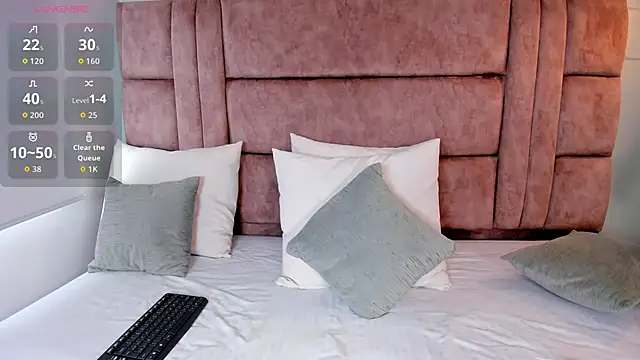 amber colliiins online show from December 2, 9:28 pm