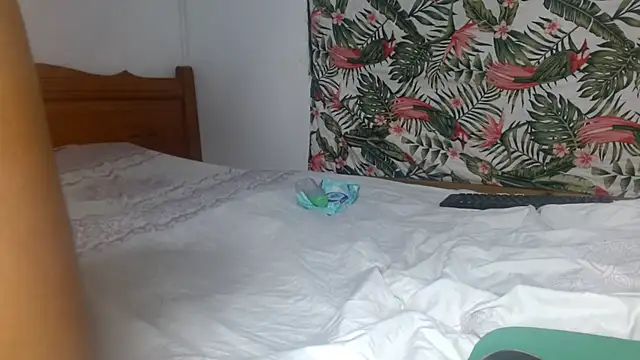 smallkarlakarla online show from February 25, 11:03 pm