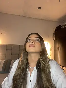 AnnyLopezzz  online show from March 14, 5:41 am