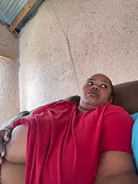 Curvycandy95 online show from April 19, 4:18 pm