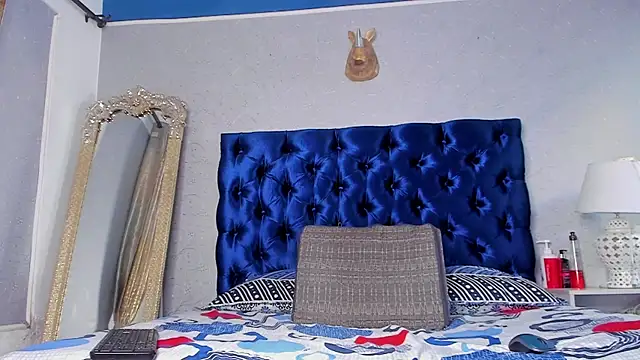 VALERY PARIS online show from September 15, 8:05 pm