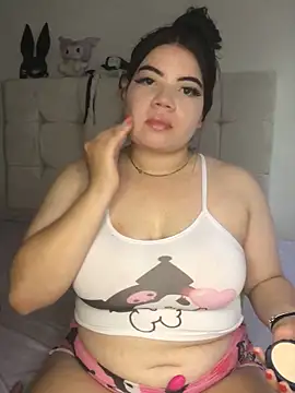 Kuromy x online show from November 11, 7:00 pm