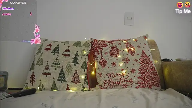 Roxybeautyy online show from February 1, 9:30 am