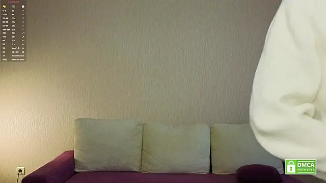 HongTomczak online show from April 20, 7:44 am