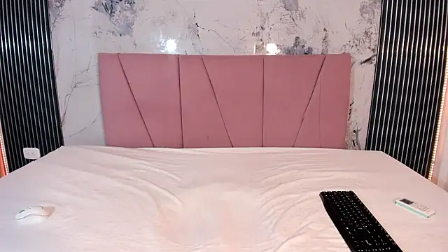 Mia Duarte1 online show from April 13, 7:25 pm