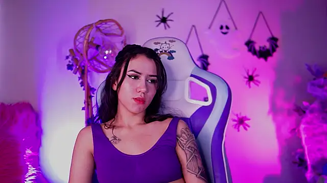  chloe moons  online show from October 20, 9:29 pm