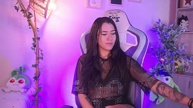  chloe moons  online show from February 2, 5:45 pm