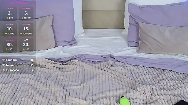 CarolaineMyers online show from October 7, 8:24 pm