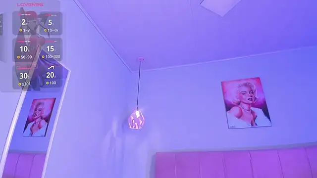 ela petit online show from March 19, 7:18 pm