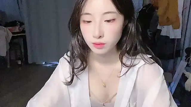 Freya7777 online show from September 12, 3:40 am