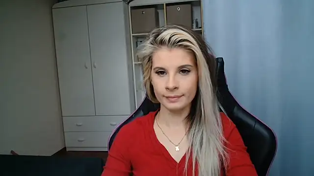 KristineGlow online show from May 7, 6:28 am