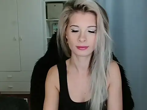 KristineGlow online show from November 10, 8:20 am