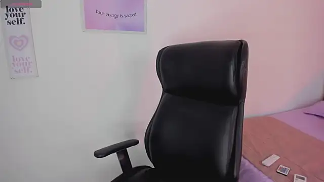 AnniEsstone online show from April 15, 9:26 pm