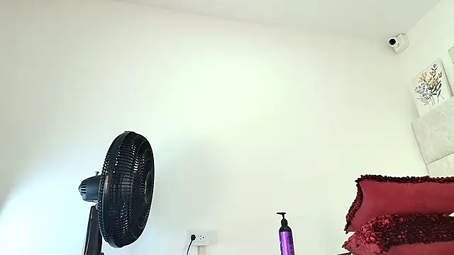 elizawiliamst online show from November 12, 2:37 pm