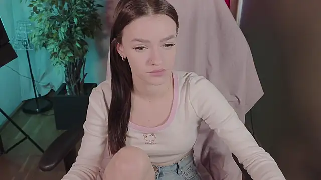 E l i z e  online show from September 24, 5:17 am