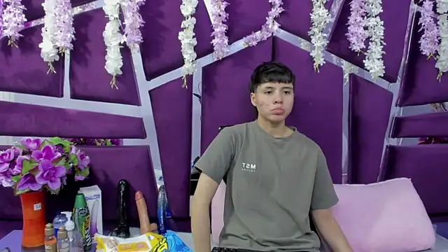 Bruno Cruzz online show from February 19, 2:44 am