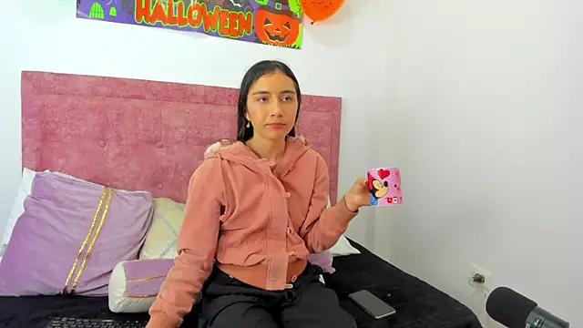 Vaiolet Miller online show from October 17, 3:37 pm