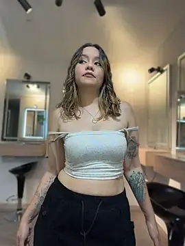 Sky Junne online show from April 12, 6:00 pm