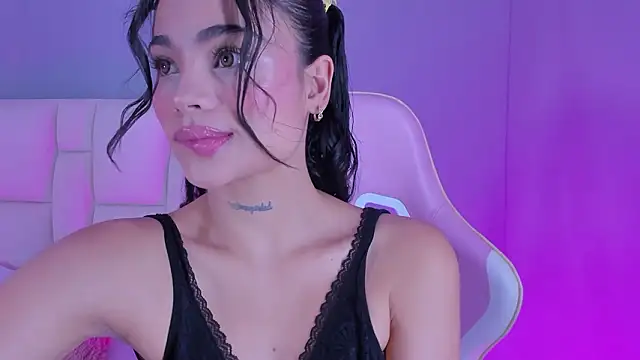 SammyRose  online show from March 23, 8:15 pm