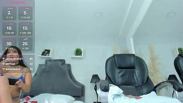 BritanyBrown  online show from March 28, 8:36 am