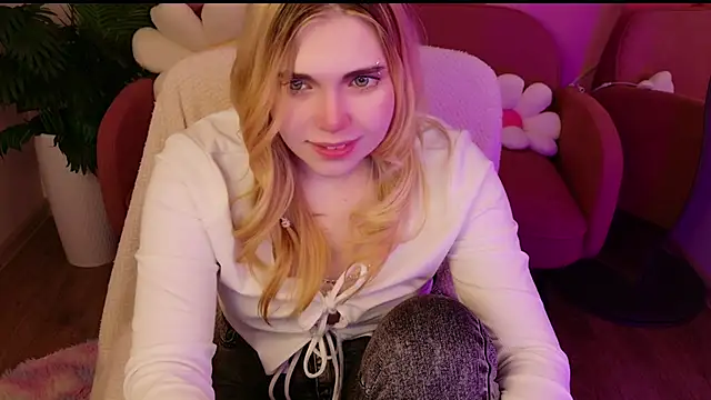 Evie Vall online show from October 4, 3:27 pm