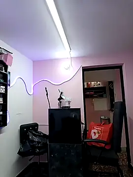 GabyMontenegro online show from October 17, 6:00 pm