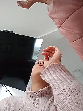 KittyHoleshot87 online show from March 25, 3:37 pm